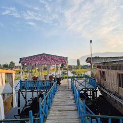 Photo 8 of Houseboat Wild Rose