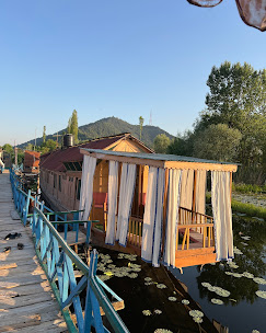 Photo 10 of Houseboat Wild Rose