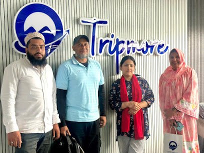 Tripmore Tour And Travels Logo